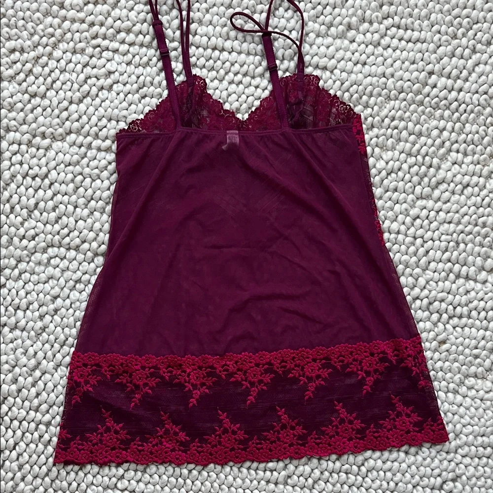SALE PRICE Embrace Lace® Chemise wacoal Burgundy XL - Picture 3 of 3